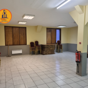 Salle à Melun - 150 à 200 Places, 1800€/mois