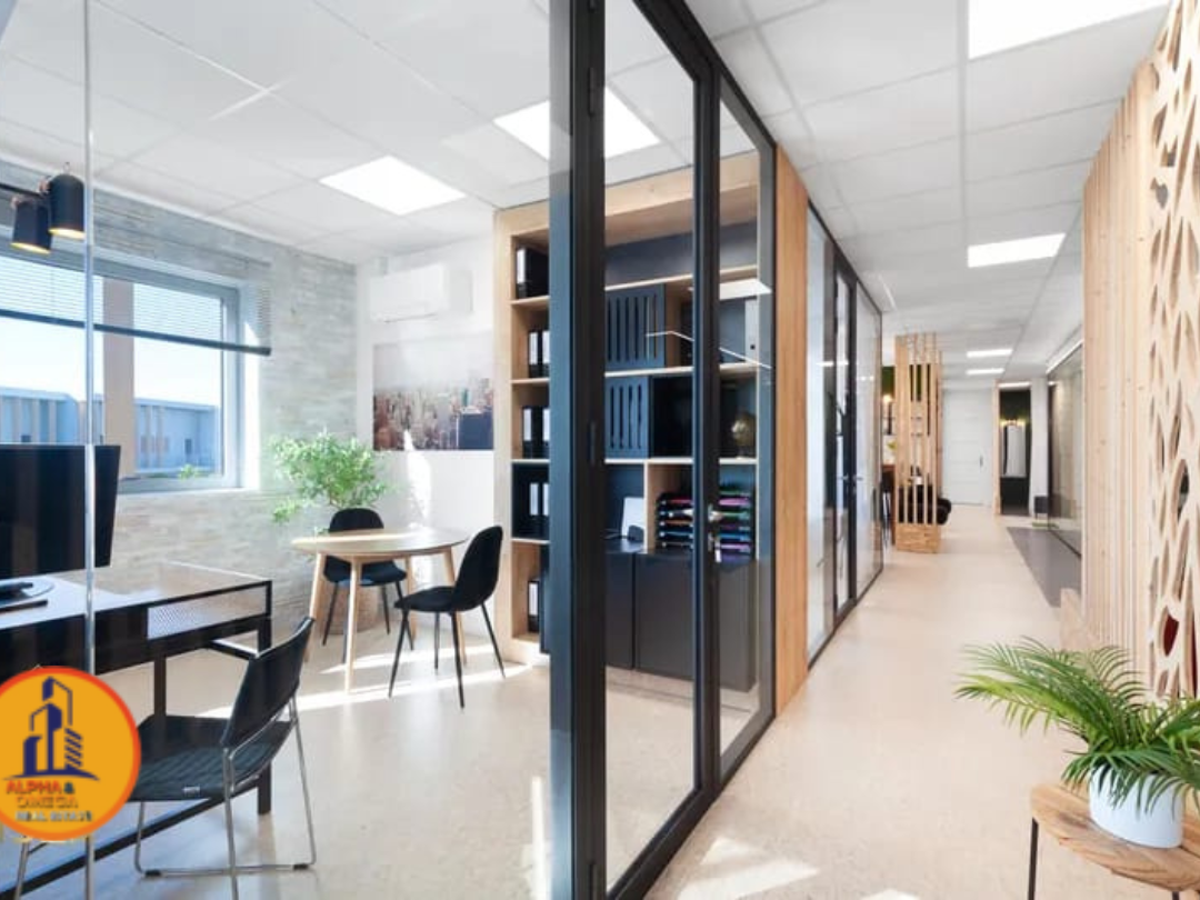 Local d'Architecte Haut Standing - 750 m², 7000€/mois, Bail 3-6-9 à Frépillon – Image 5
