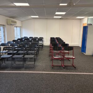 Salle de 50 personnes à la Courneuve disponible de 13h30 à 18h00